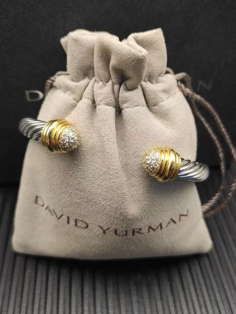 95% NEW David Yurman Round Head Bracelet - Picture 2 of 6